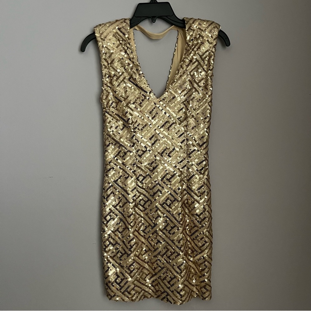 FOREVER 21 women's gold sequin mini dress V-neck front and back bodycon size S